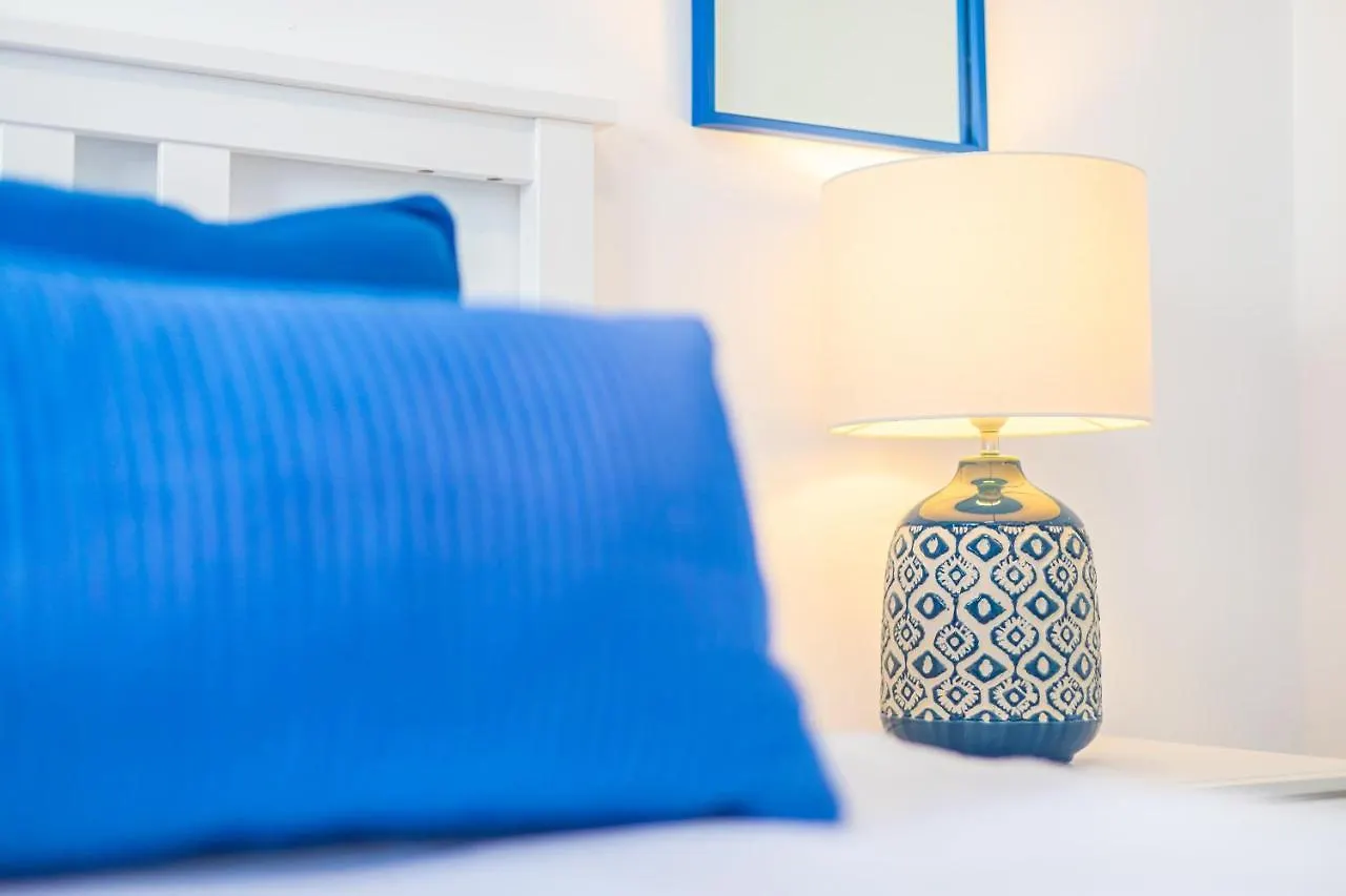 Stylish 3 Bedroom Apartment At The Heart Of Nueva Andalucia Close To Centro Plaza 马尔韦利亚