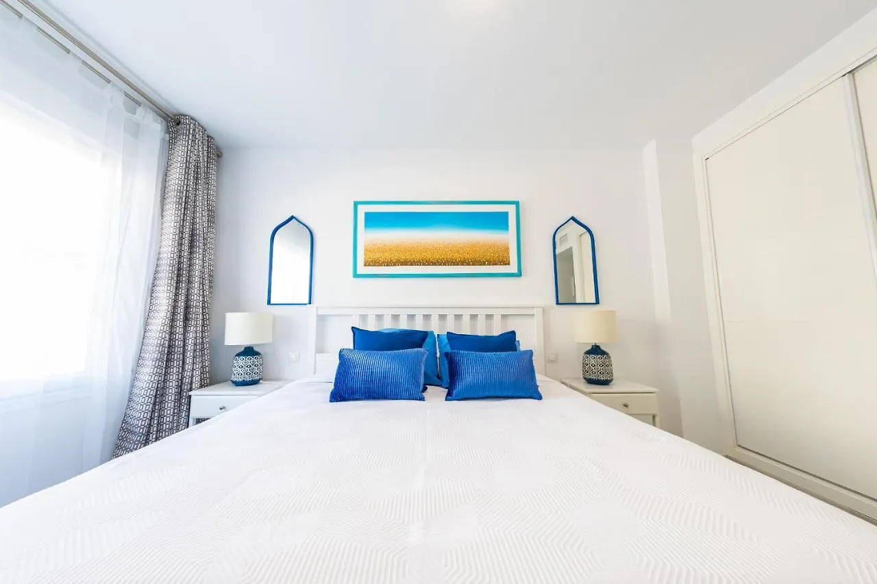 Stylish 3 Bedroom Apartment At The Heart Of Nueva Andalucia Close To Centro Plaza 马尔韦利亚