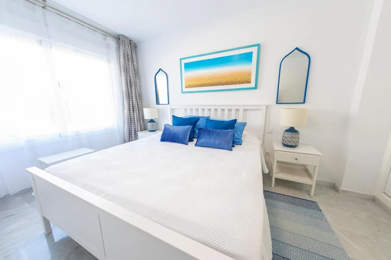 Stylish 3 Bedroom Apartment At The Heart Of Nueva Andalucia Close To Centro Plaza 马尔韦利亚