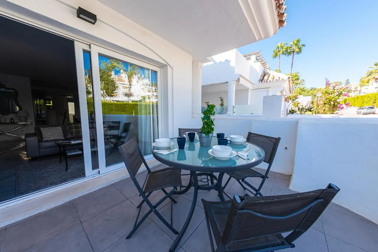 Stylish 3 Bedroom Apartment At The Heart Of Nueva Andalucia Close To Centro Plaza 马尔韦利亚